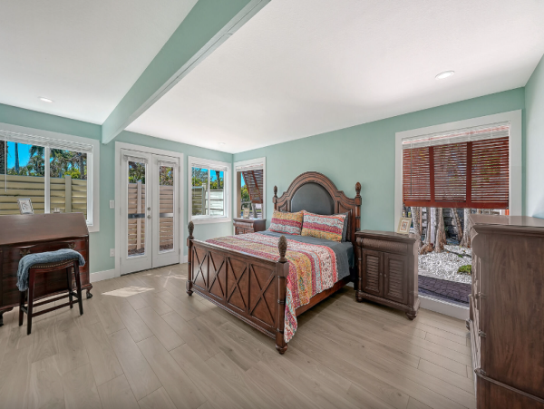 Luxury Lido Key Vacation Home -Private Pool & Beach Access